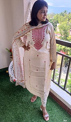 "MAHI" Embroidered Festive Muslin Silk Suit Set "MAHI" Embroidered Festive Muslin Silk Suit Set